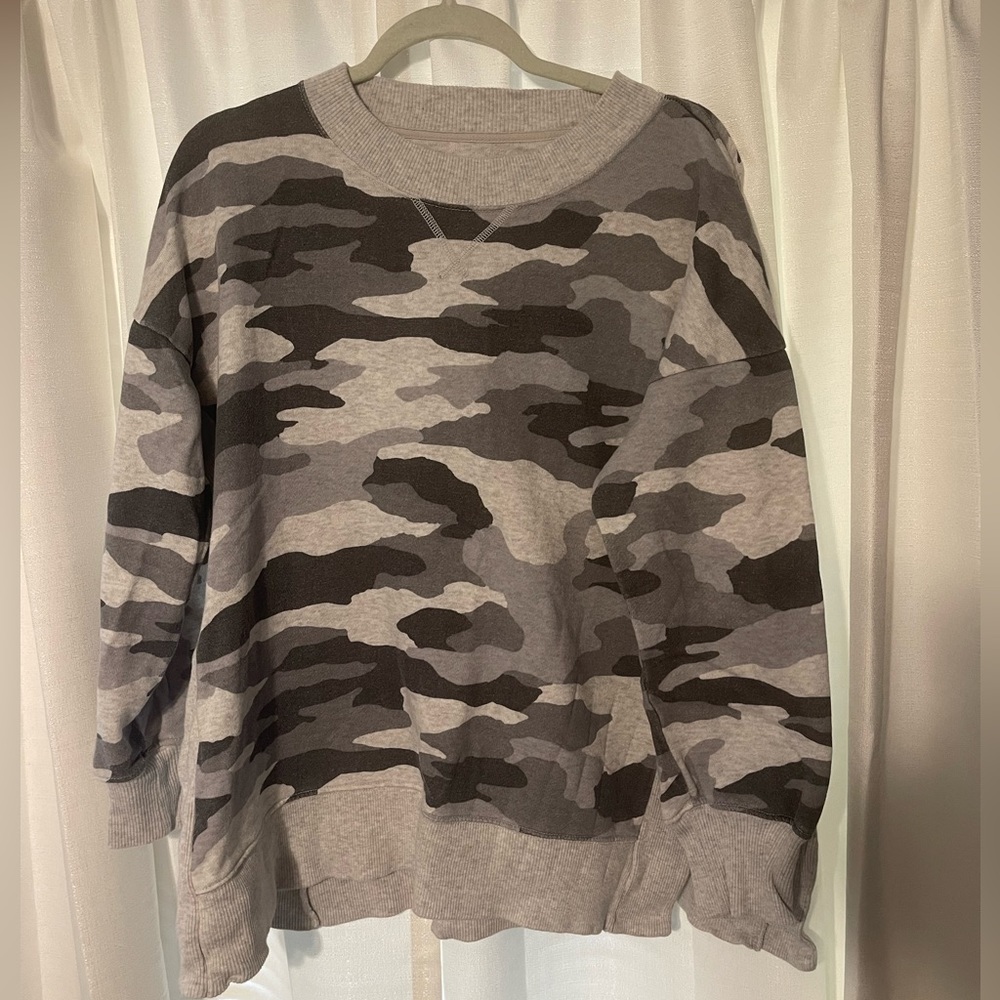 Arie Crewneck